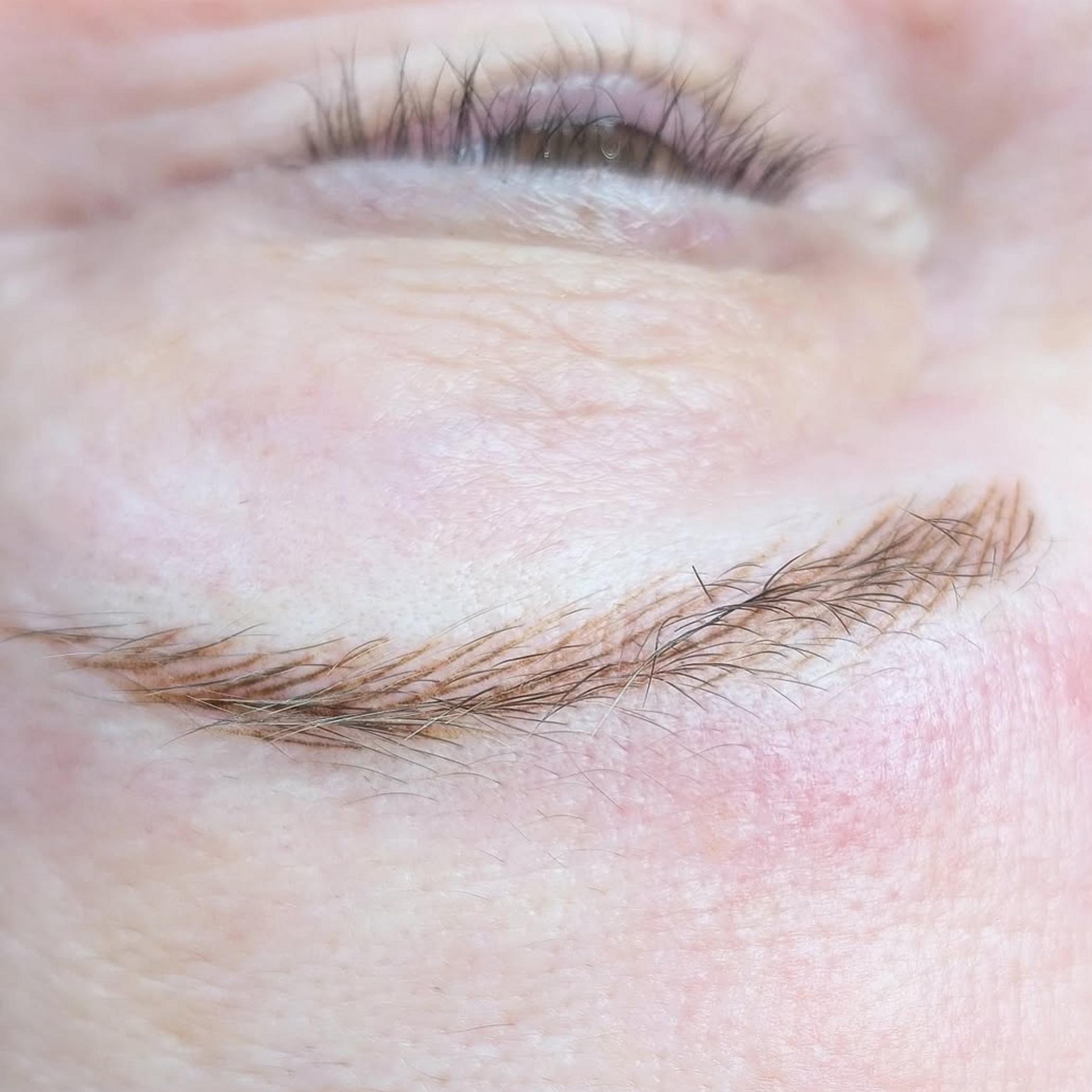 healing stages with eyebrow tattoo scabs