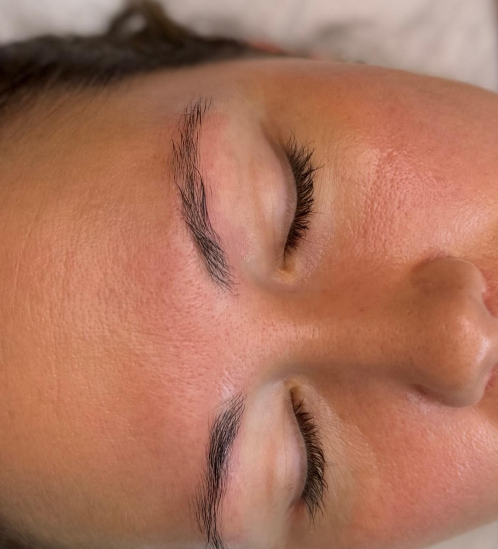 symmetry shaping for microblading brows